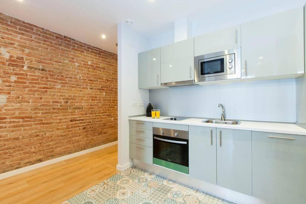 Perfectly Located 4Bed 4Bath Apartment In Barcelona 3 1 Eksteriør bilde
