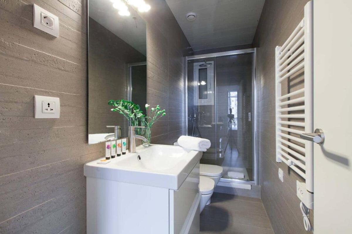 Perfectly Located 4Bed 4Bath Apartment In Barcelona 3 1 Eksteriør bilde