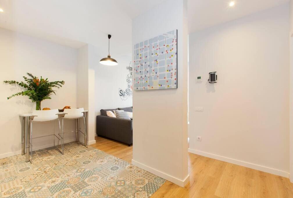 Perfectly Located 4Bed 4Bath Apartment In Barcelona 3 1 Eksteriør bilde
